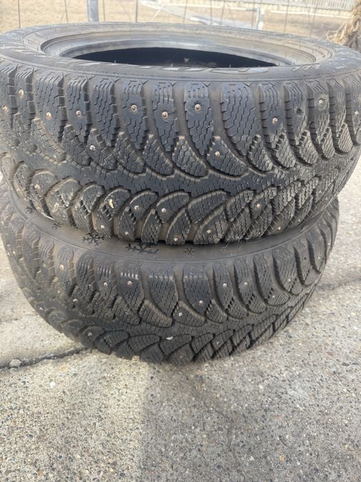 Продам  шины зимние, шипованные. Размер 205/60/15