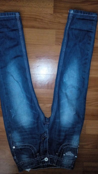 Дънки и тениска и яке