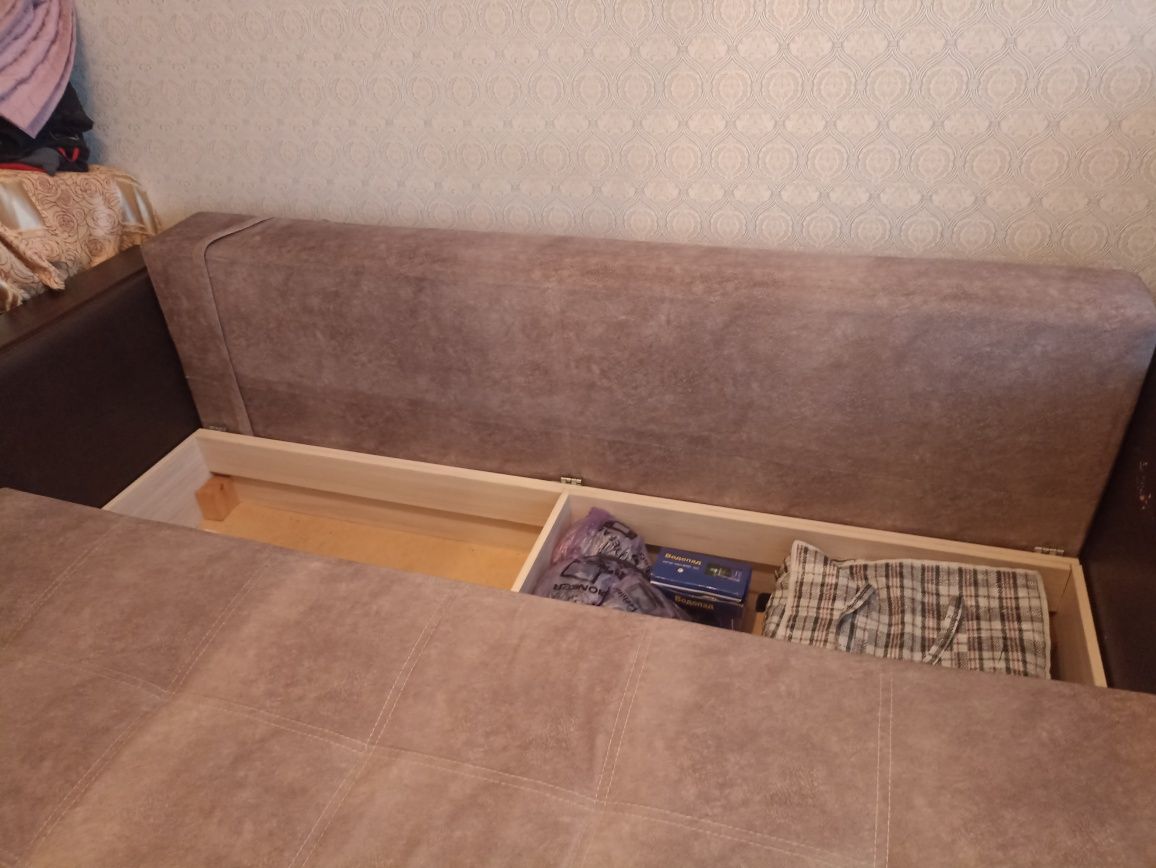 Продается диван.