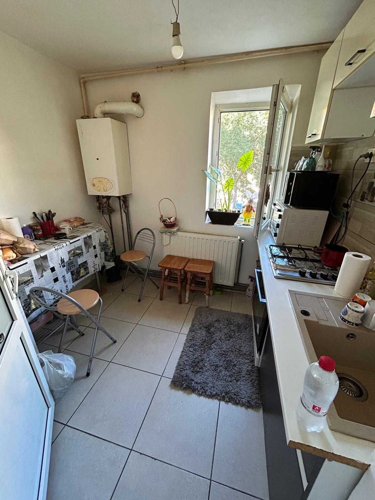 Se vinde apartamet 3 camere decomandat