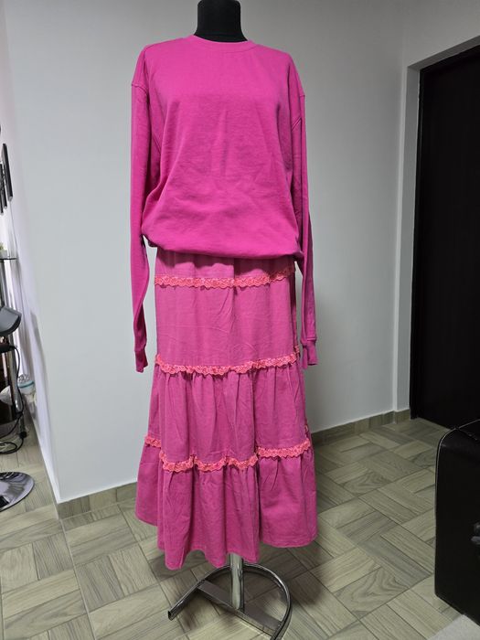 Hoodie fucsia, model din bumbac premium;