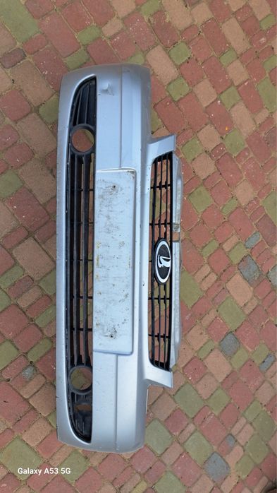 Продам бампера на приору(седан)