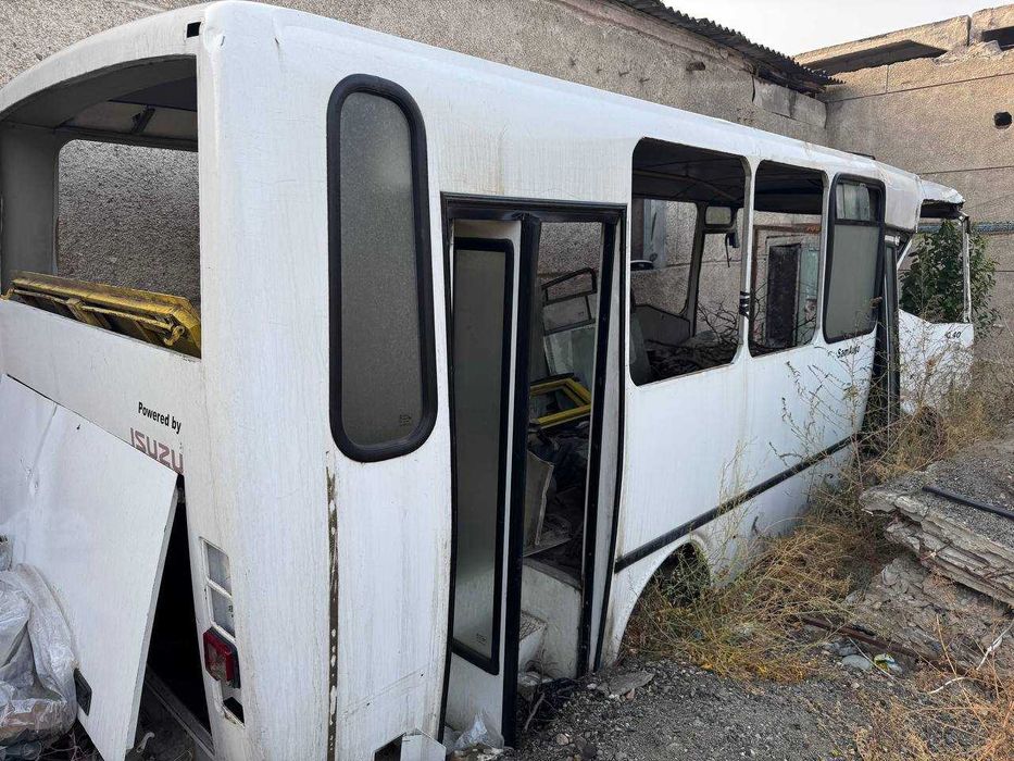 автобус кузови аварийный