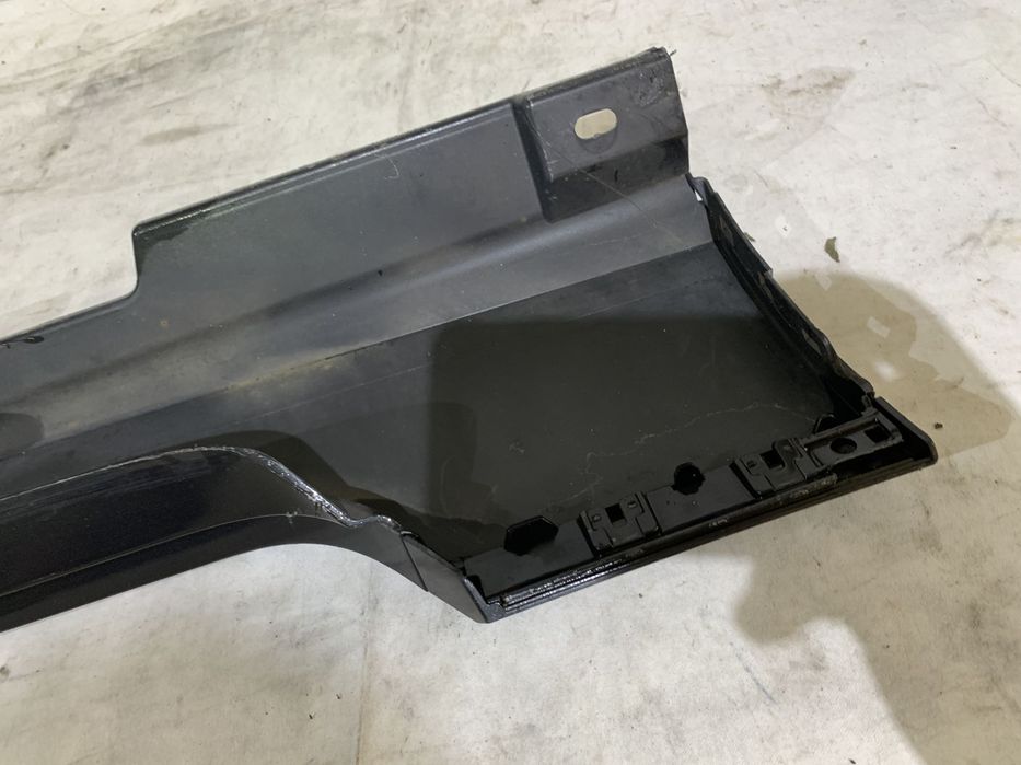 Prag stanga VW Passat B8, 2015, 2016, 2017, 2018, 2019, cod origine OE 3G0853857F.