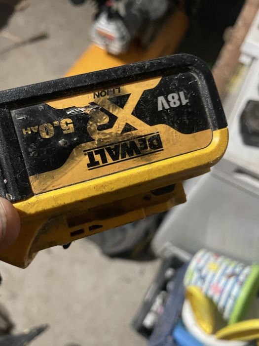 Acumulatori si filetanta dewalt defecte
