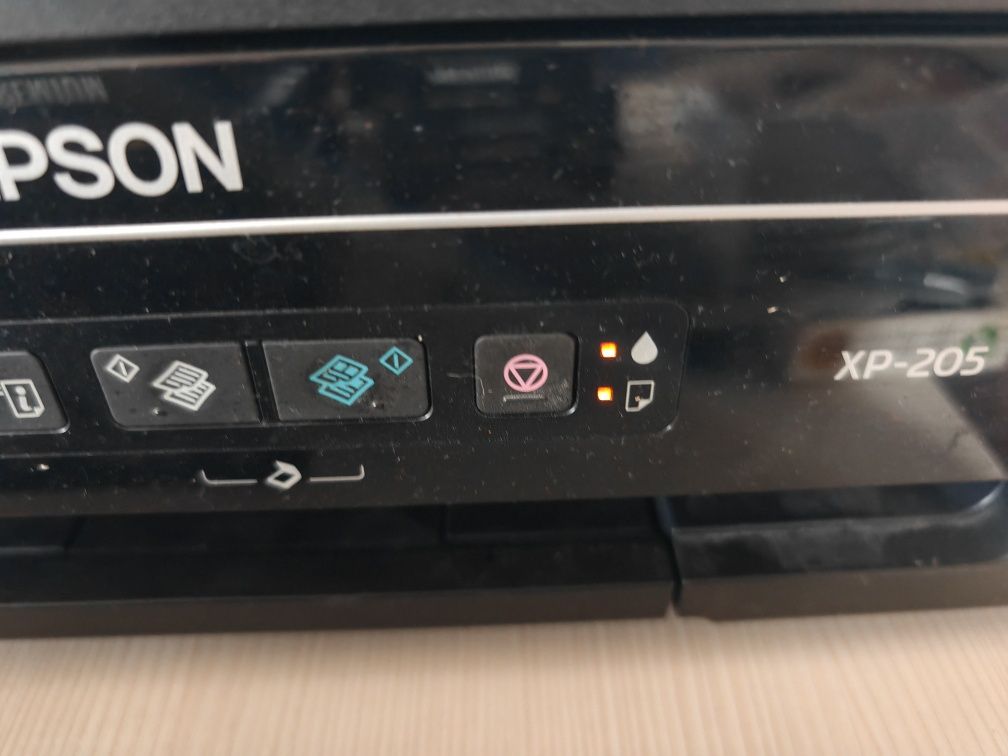 Imprimanta multifuncțional Epson Xp-205 eroarea din poza , cartuse