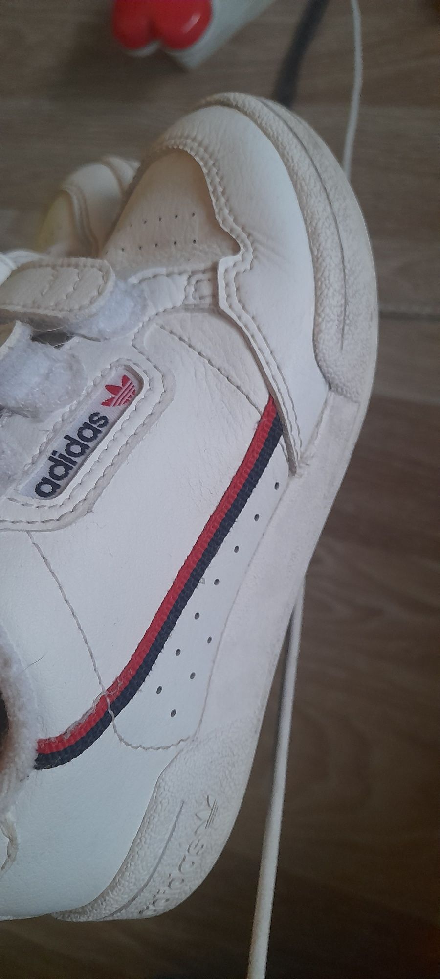 Adidas Continental