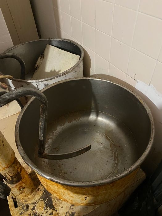 Продавам фурна и миксер за приготвяне на закуски