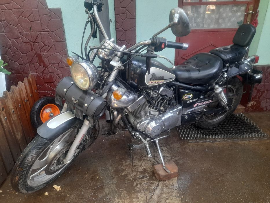 Vând motocicleta keeway supershadow 250cc 2010