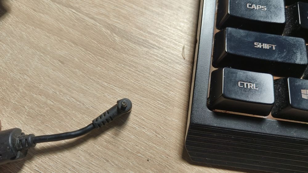 Incarcator laptop asus cu mufă subțire