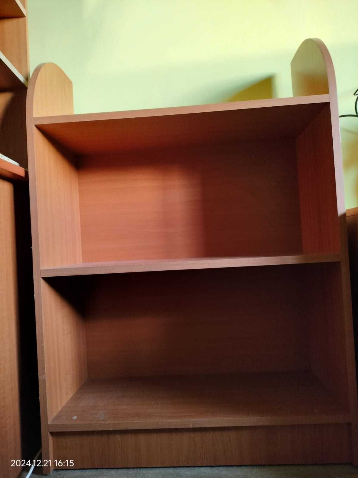 Etajera din cires