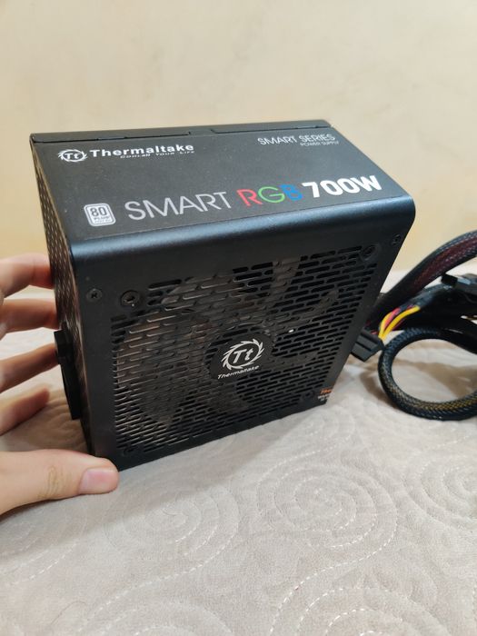 Thermaltake Smart Rgb 700W