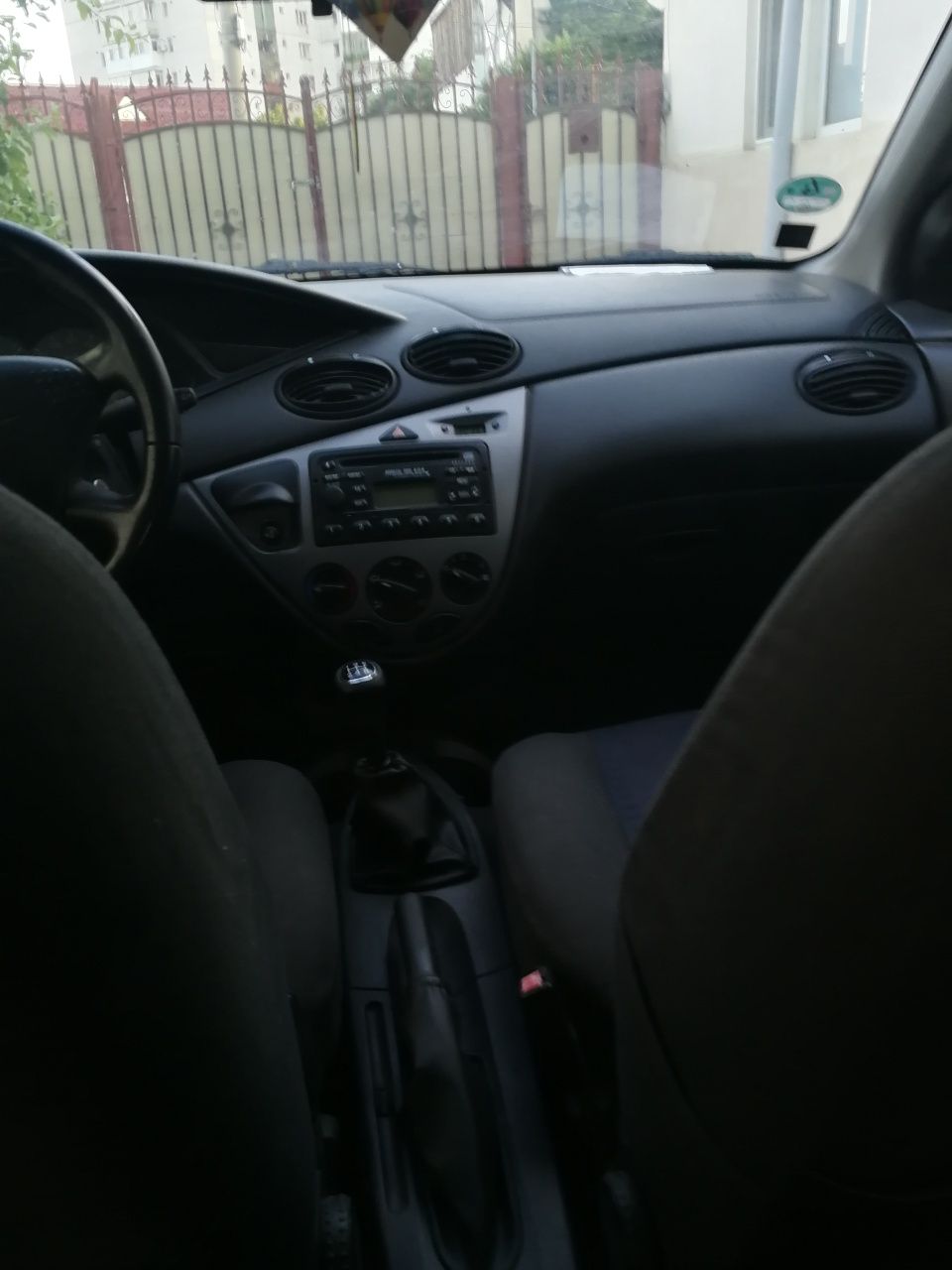 Vand ford focus, 1.6 benzina 2000 euro 4