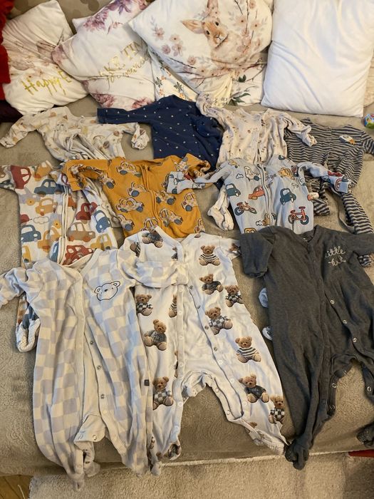 Set pijamale next 80 cm 20 ron / bucata