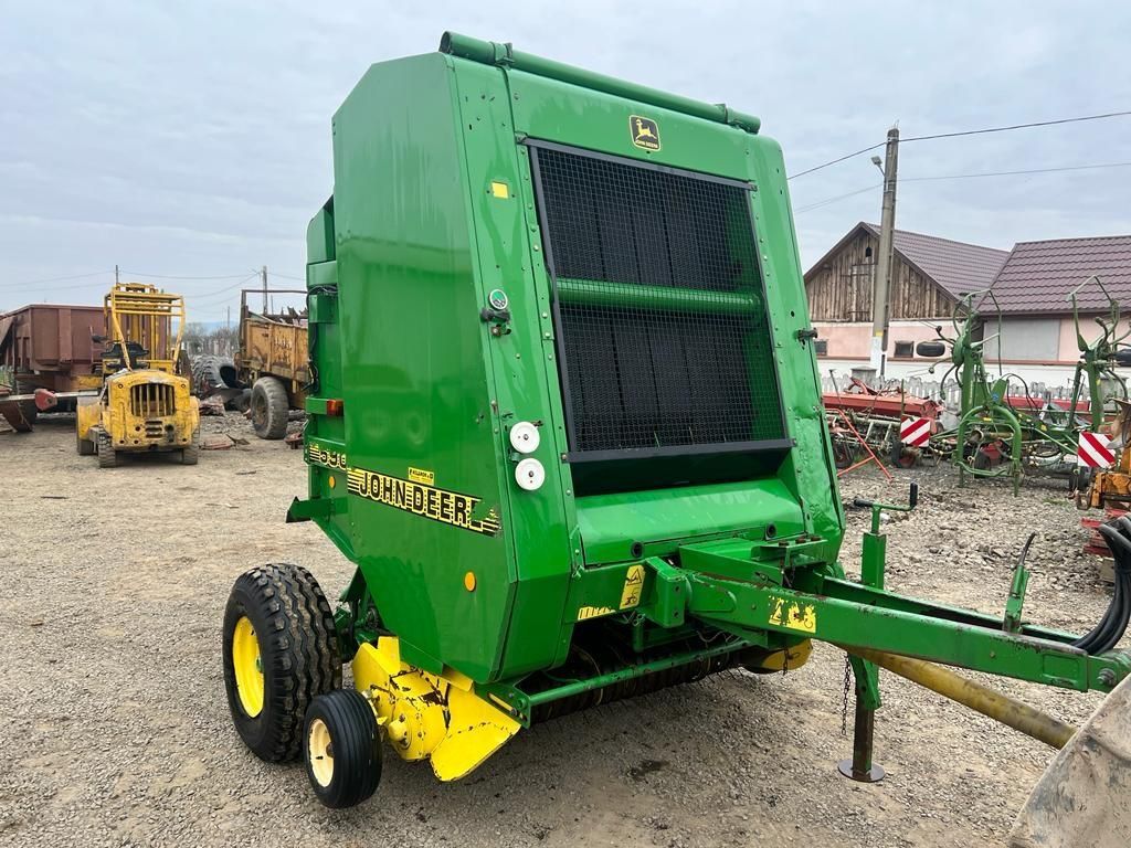 Presă de balotat John Deere 590