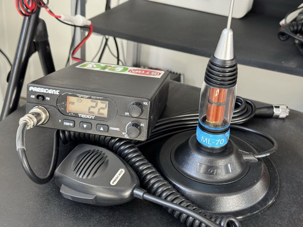 Statie radio CB auto President Teddy cu antena magnetica 70CM