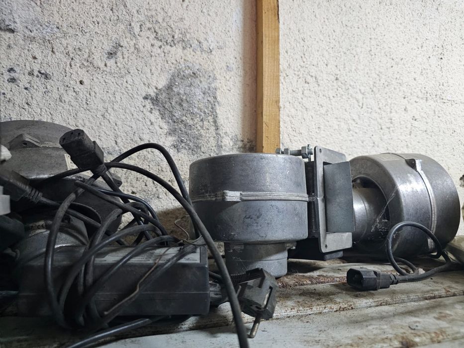 Продам вытяжку и 3 вентилятора