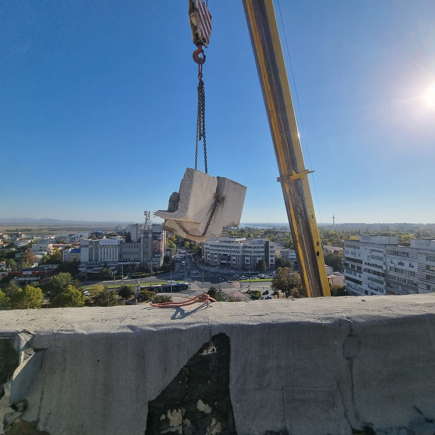 Taiere demolare piconare spargere beton caramida  structurii lucrari