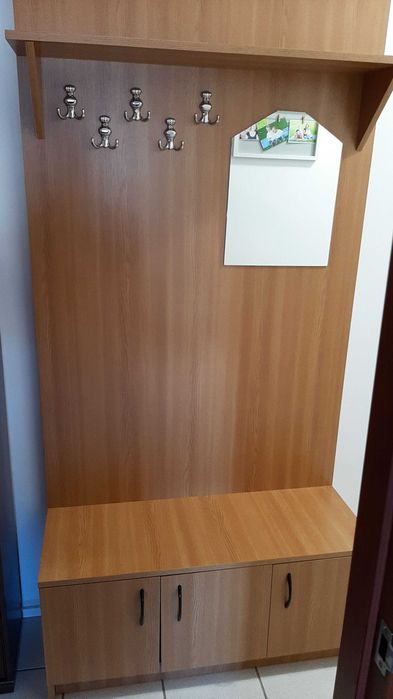 Cuier perete stare foarte buna.