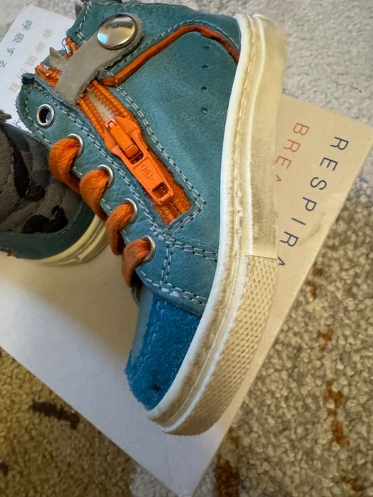 Детски обувки кецове маратонки италиански Kickers 19 номер