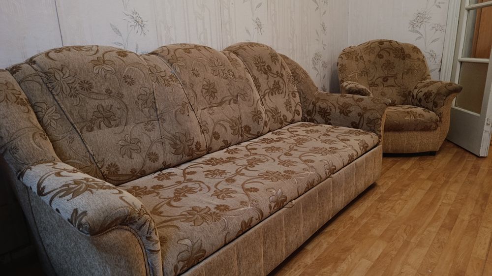 Продам диван и кресло недорого б/у.