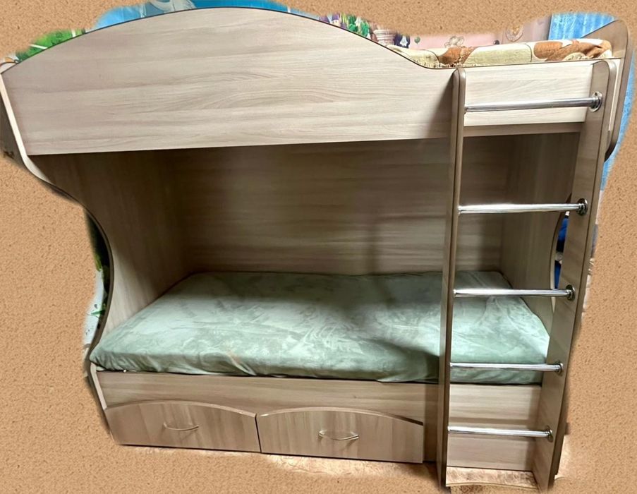 Двухярусная кровать