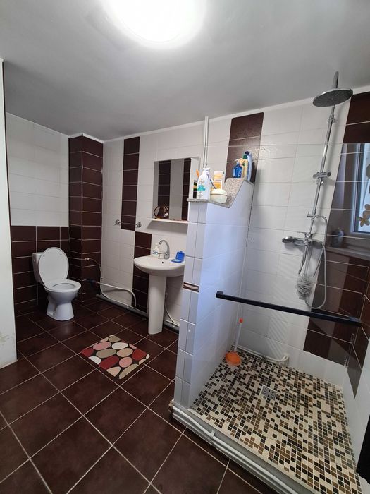 Casa de vanzare, Botosani, zona industriala, toate utilitatile, beci