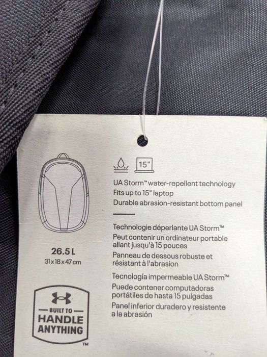 Under Armour Hustle водоустойчива черна раница от Сащ