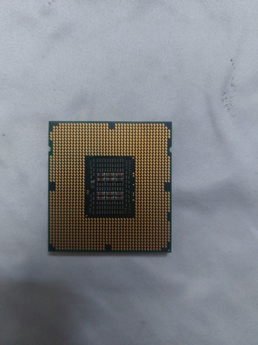 Vând procesor intel xeon E5-2420