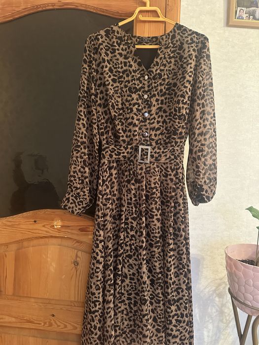 Платье красивое р 48