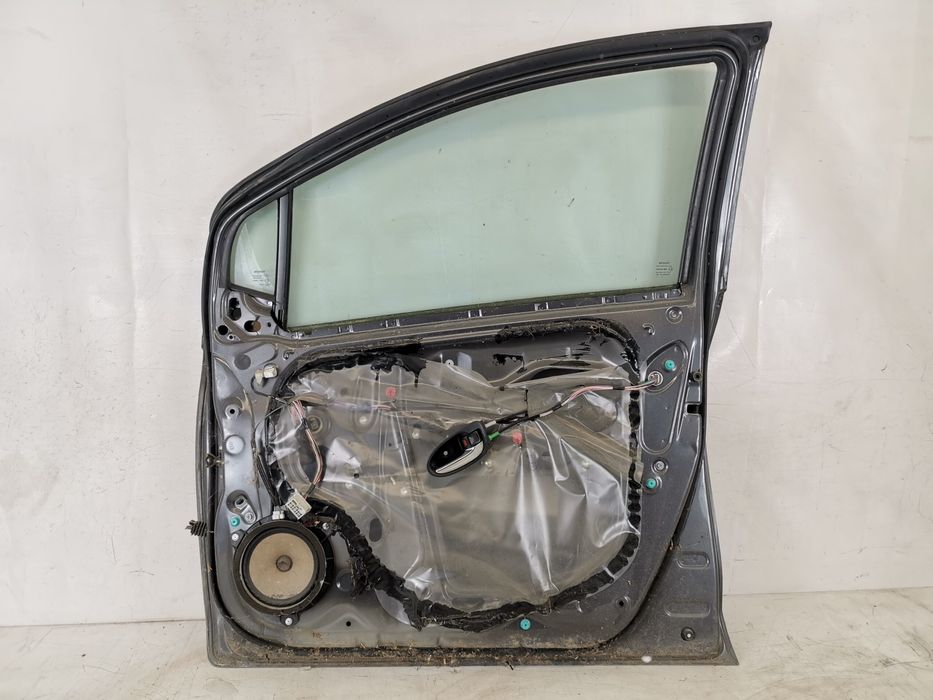 Врата (Портиер) Дясна Ярис / Yaris Оригинална В Добро Състояние