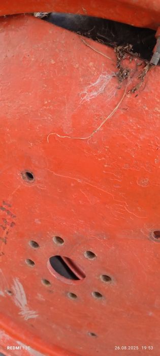 Vând roți de tractor