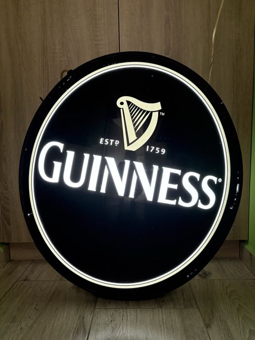 Светеща реклама Guinness