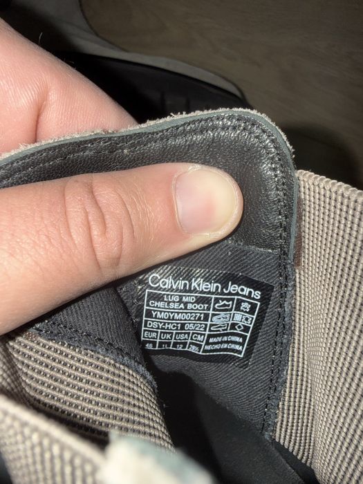 Продавам високи мъжки велурени обувки Calvin Klein