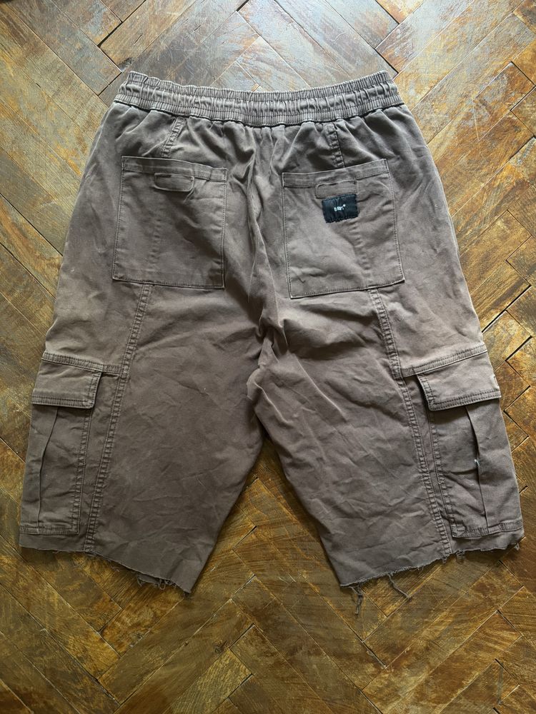 Dickies,levi’s,bershka