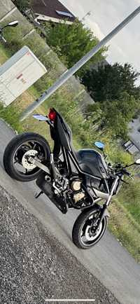 Motocicleta Yamaha XJ6