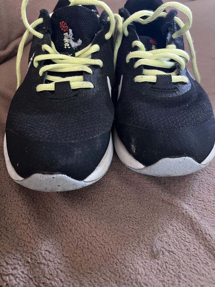 Маратонки Nike 36,5номер