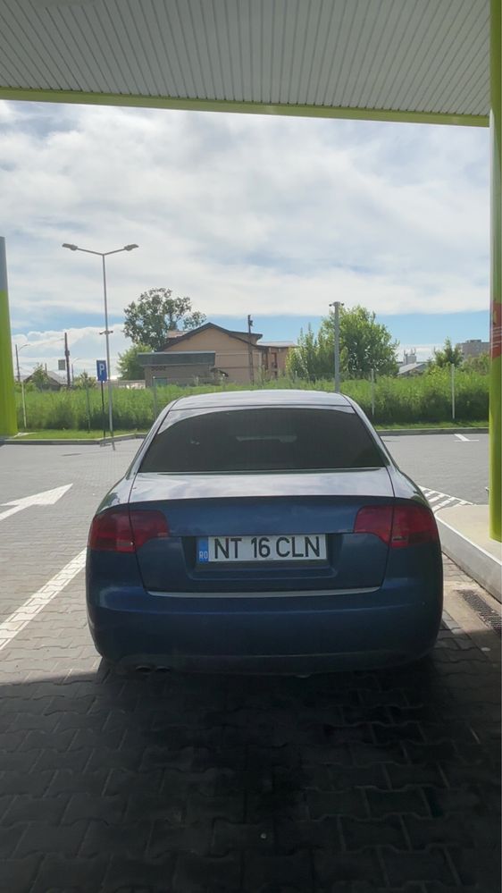 Audi A4 B7.