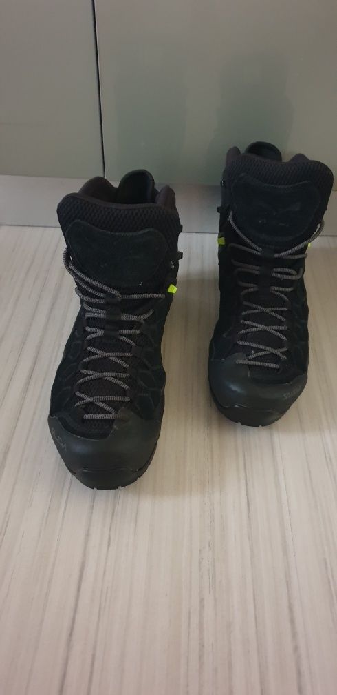 Salewa Gore - Tex Vibram / 46.5 /30.5см ОРИГИНАЛ! Мъжки спортни обувки