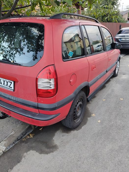 Vând Opel Zafira 1.6 benzină 2005