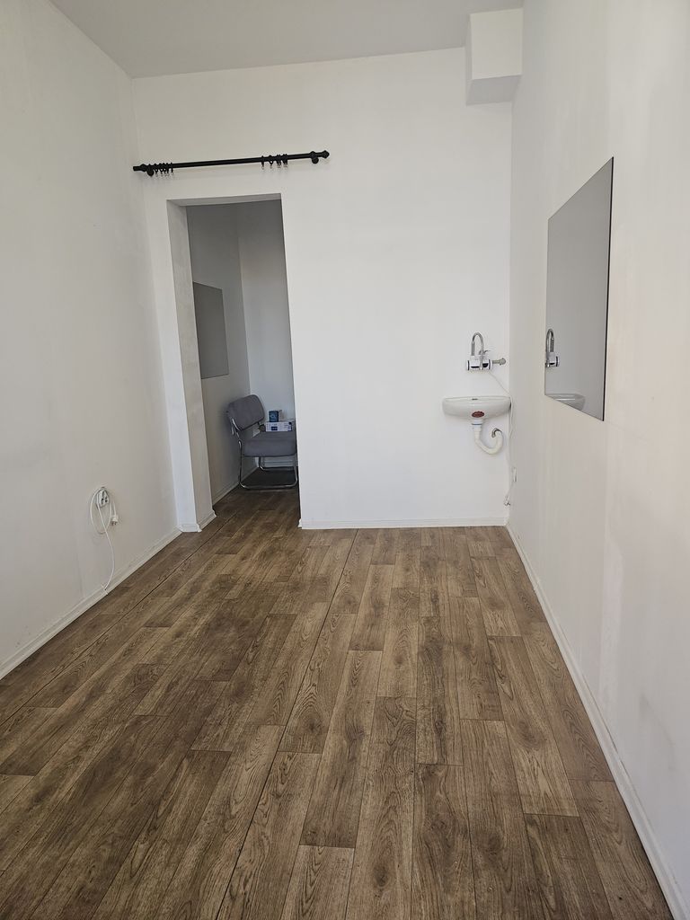 Дава се под наем Офис в Димитровград - 15 кв.м за 153 € - Снимка #2