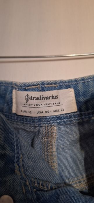 Pantaloni scurti dama Stradivarius denim masura 32