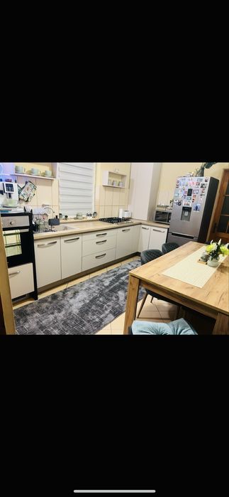 Masa de bucatarie cu 4 scaune