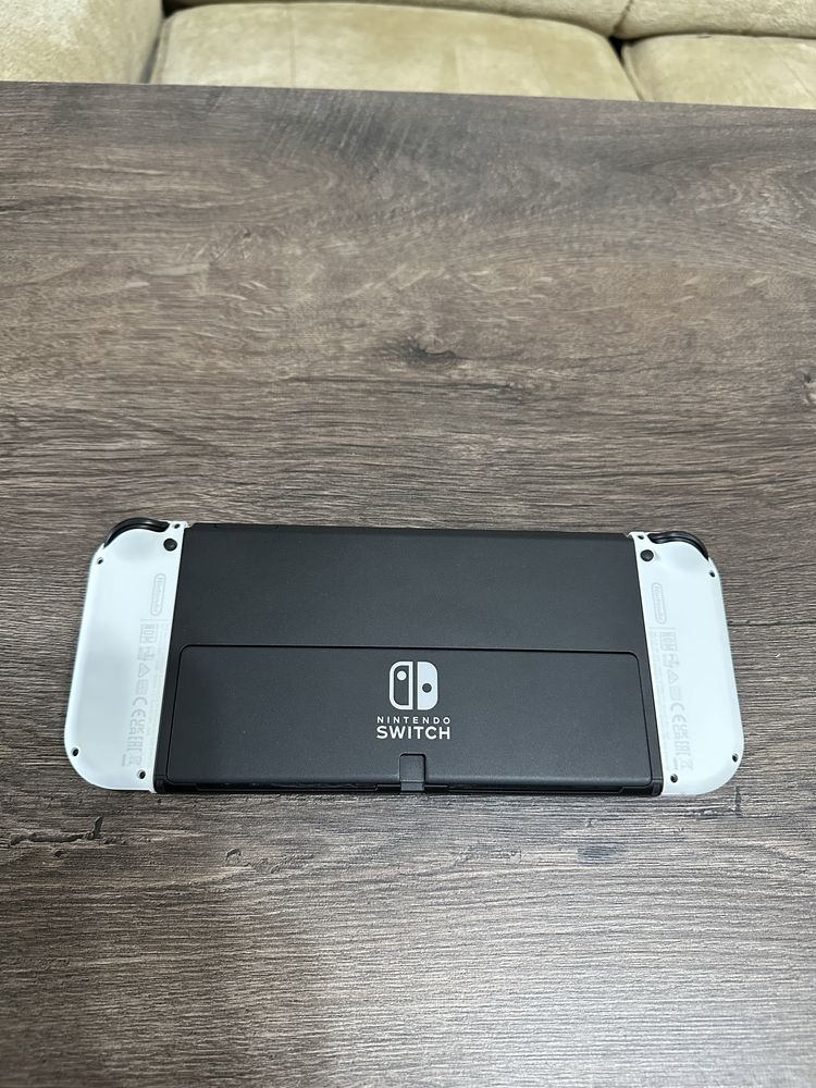 Nintendo Switch OLED-White+Zelda кутия