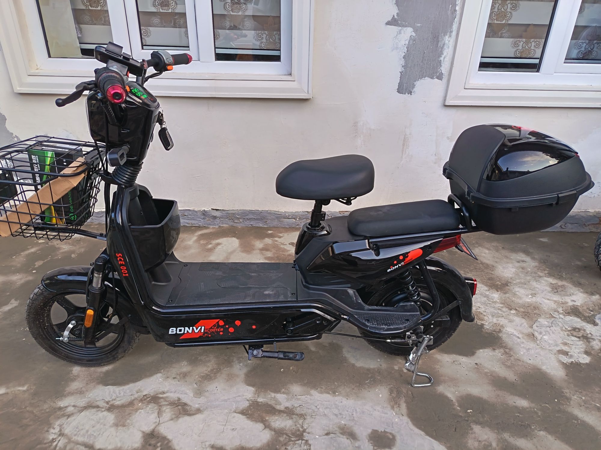 Yangi Bonvi 2210 skuter sotiladi!
