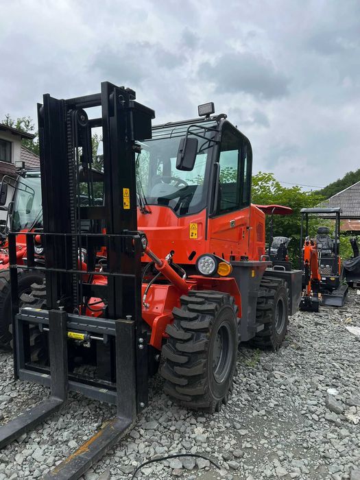 Stivuitor 4x4 allterain SM320