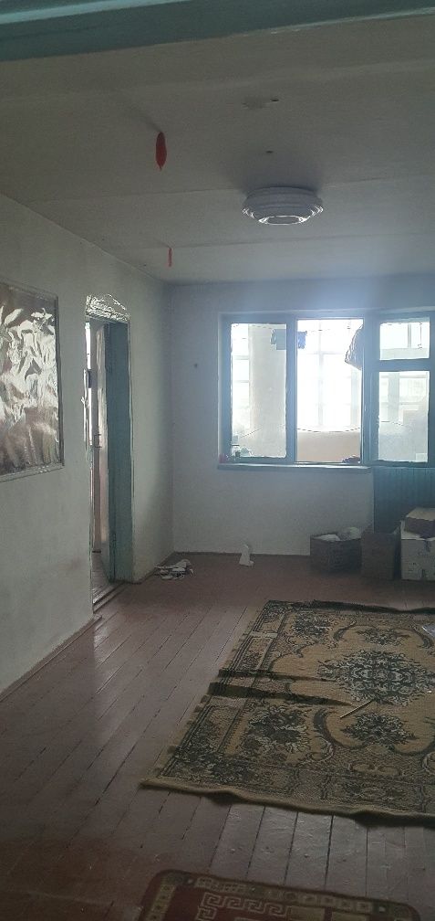 Quva sentrda kvartira sotiladi tez tibbiy yonida biroz kami bor