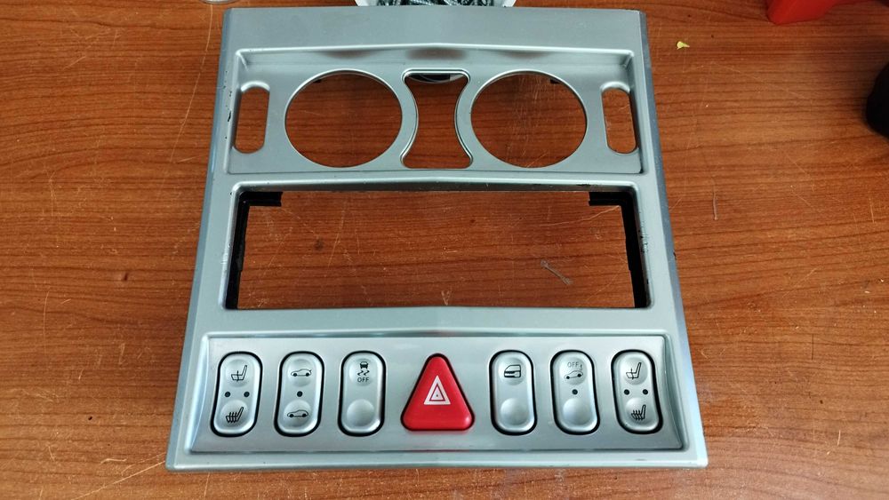 Chrysler Crossfire предни калници 2бр ,километраж ,стопове и др. части