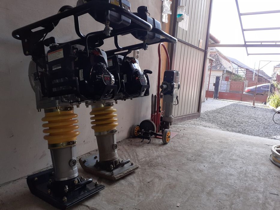 Inchiriez scule  picamer mai compactor placa motoburghiu berbec foreza