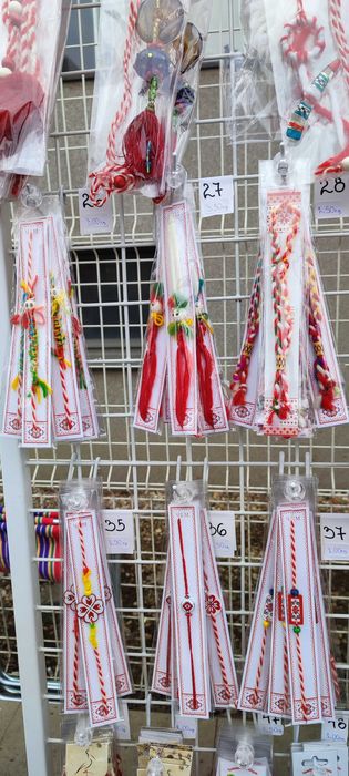 Мартеници ръчна изработка вълна